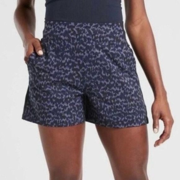 ATHLETA Pants - ATHLETA Brooklyn Printed
Allure Navy Leopard Shorts